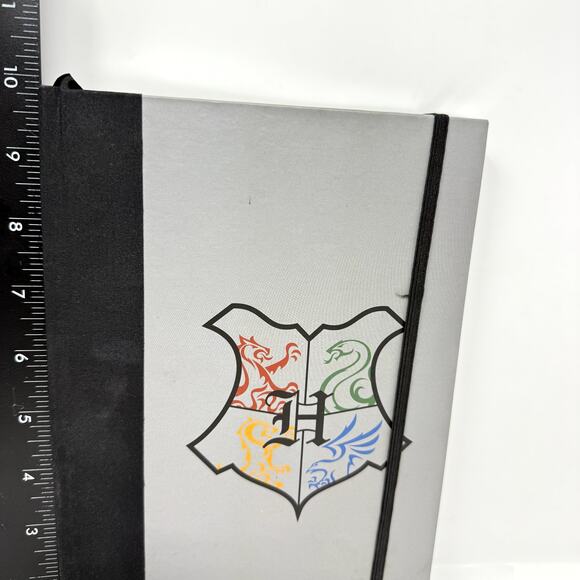 Universal Studios Harry Potter Hogwarts Alumni Journal Notebook Gray Crest - Picture 2 of 12